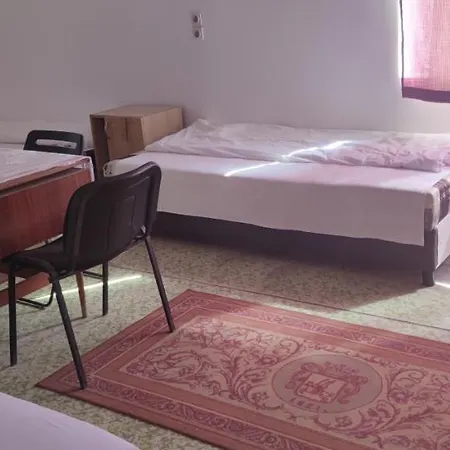Guest house Nyugati 7 Hostel *